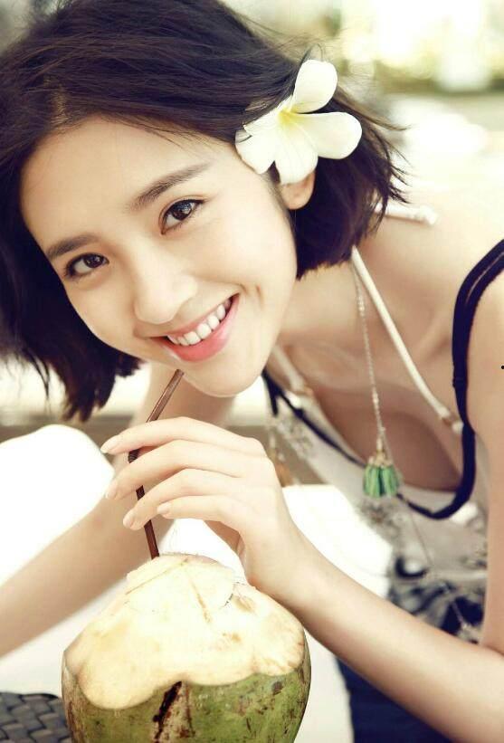 娱乐圈爆料女明星背景图,揭秘女明星背后的神秘背景  第3张